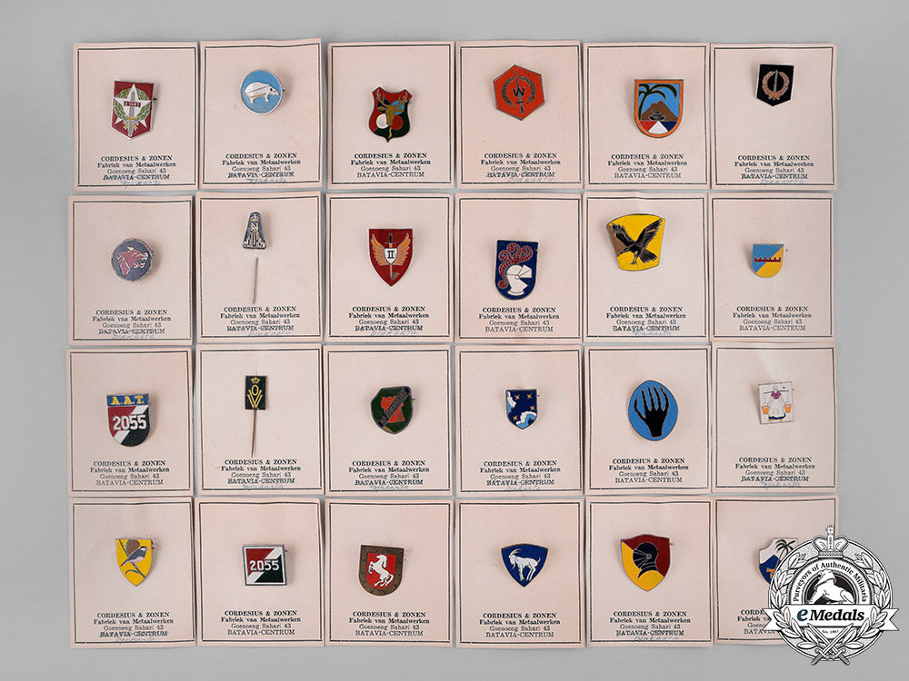 netherlands,_kingdom._twenty-_four_royal_dutch_army_badges_c18-030641