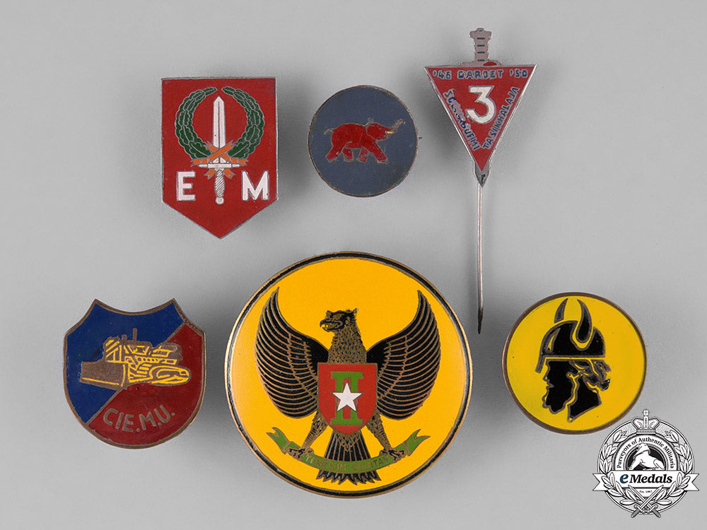 netherlands,_kingdom._nineteen_royal_dutch_army_badges_c18-030647