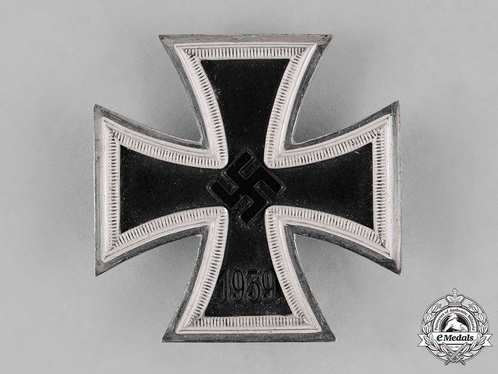 germany,_kriegsmarine._a_collection_of_career_awards,_award_documents,_and_photo_albums_of_friedrich_weilkes._c18-030806_2_1_1_1