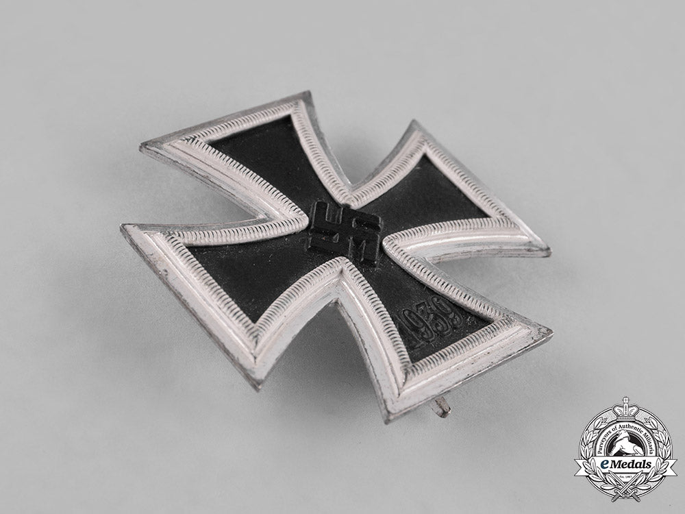 germany,_kriegsmarine._a_collection_of_career_awards,_award_documents,_and_photo_albums_of_friedrich_weilkes._c18-030808_2_1_1_1