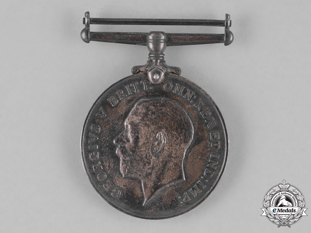 united_kingdom._a_memorial_group_to_sgt_peacock,_royal_scots_guard,_kia1915_battle_of_the_loos_c18-030953