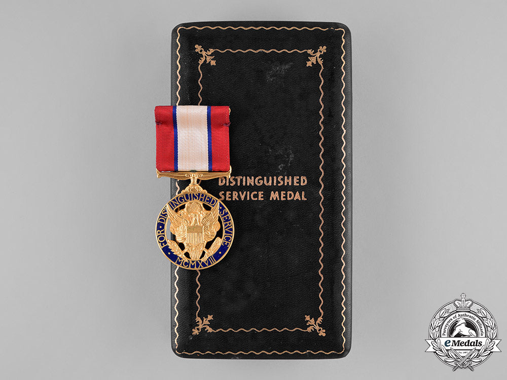 united_states._an_army_distinguished_service_medal,_to_brigadier_general_andrew_j._mcfarland,_usa_c18-030999