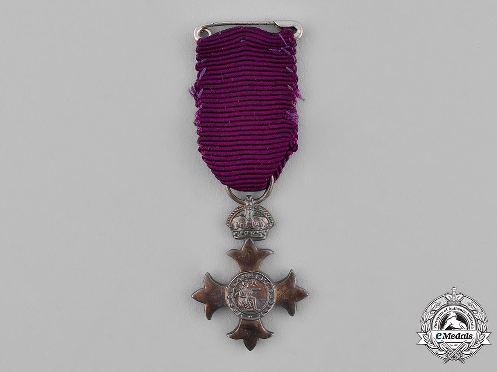 united_kingdom._a_most_excellent_order_of_the_british_empire,_lady’s_member,_miniature_and_case_c18-031082