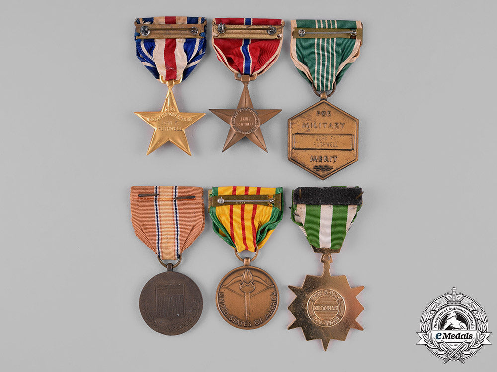 united_states._a_tam_ky_bronze&_silver_star_group_to_airborne_medic,_private_rothwell,1967_c18-031112