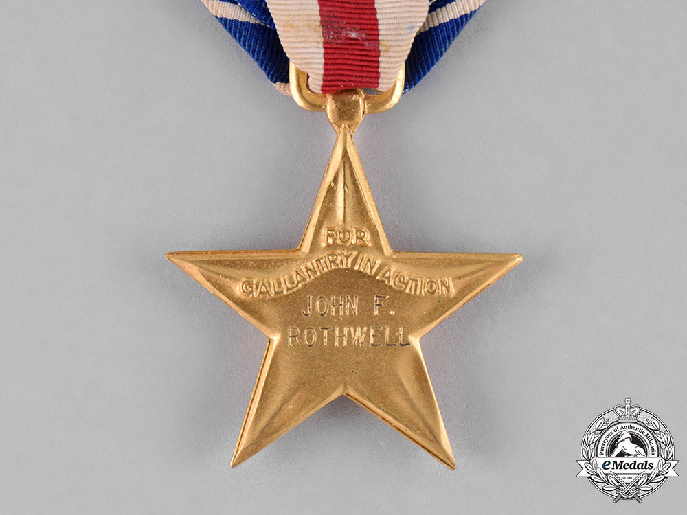 united_states._a_tam_ky_bronze&_silver_star_group_to_airborne_medic,_private_rothwell,1967_c18-031114
