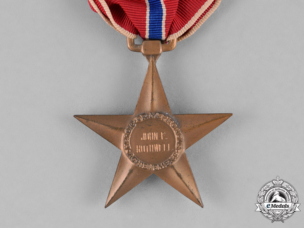 united_states._a_tam_ky_bronze&_silver_star_group_to_airborne_medic,_private_rothwell,1967_c18-031117