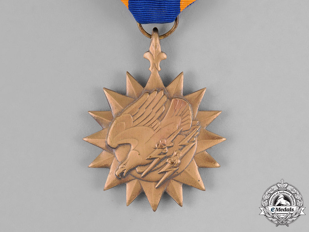 united_states._a_pair_to_a_vietnam_war_veteran,_private_michael_d._inglett,_united_states_army_c18-031161