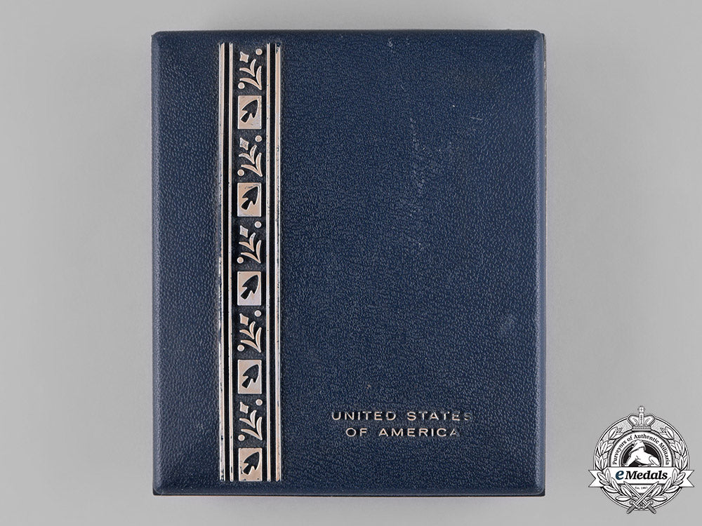 united_states._a_department_of_the_army_achievement_medal_for_civilian_service,_to_dorothy_m._lawrence_c18-031185