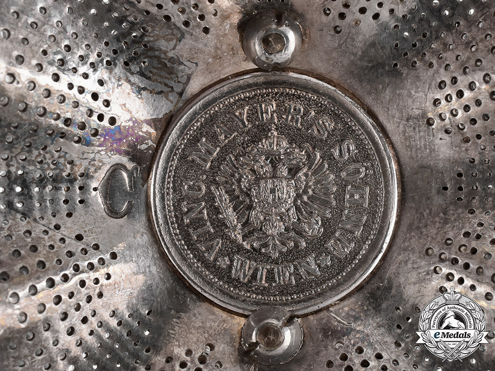 austria,_empire._an_order_of_franz_joseph,_commander’s_star_with_war_decoration,_by_v.mayer’s,_c.1917_c18-031248