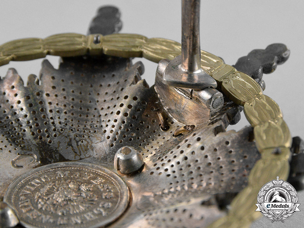 austria,_empire._an_order_of_franz_joseph,_commander’s_star_with_war_decoration,_by_v.mayer’s,_c.1917_c18-031251