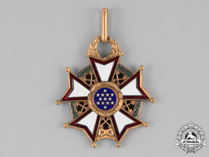 united_states._a_legion_of_merit,_commander,_c.1944_c18-031282