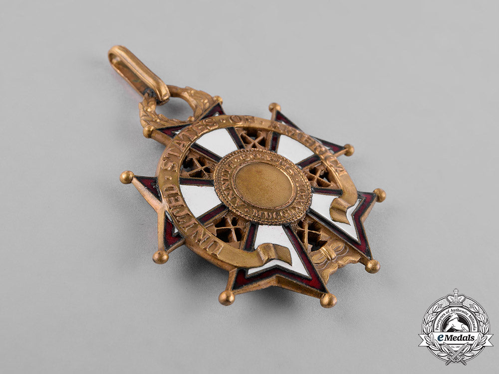 united_states._a_legion_of_merit,_commander,_c.1944_c18-031285