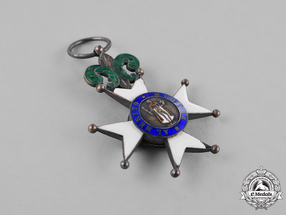 spain,_kingdom._a_royal_military_order_of_st._ferdinand,_officer's_badge,_c.1910_c18-031306