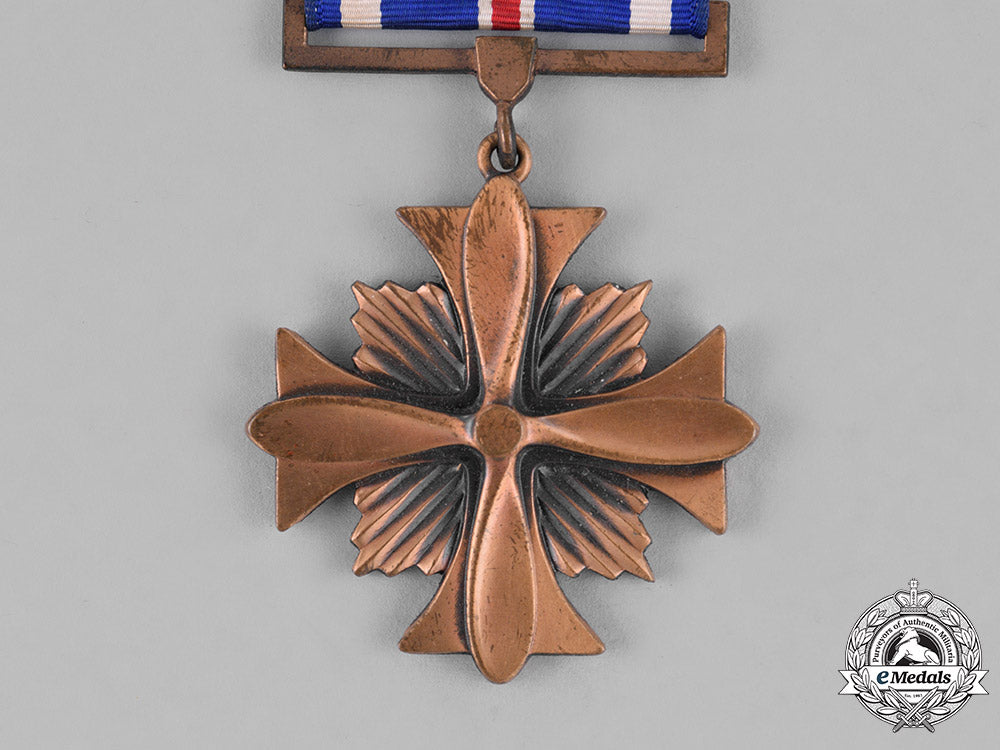 united_states._a_pair_of_air_force_service_medals_c18-031318