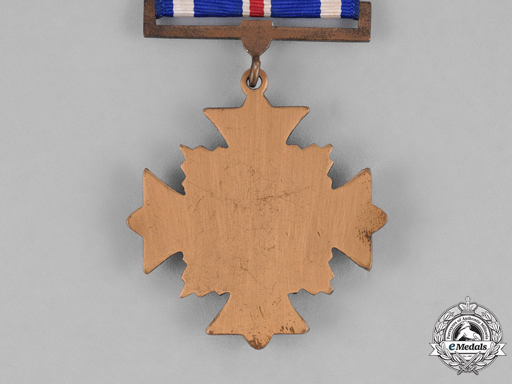 united_states._a_pair_of_air_force_service_medals_c18-031319