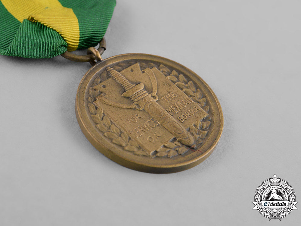 united_states._a_lot_of_nine_medals&_campaign_awards,_c.1946_c18-031330