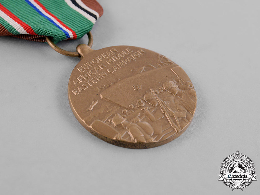 united_states._a_lot_of_nine_medals&_campaign_awards,_c.1946_c18-031332