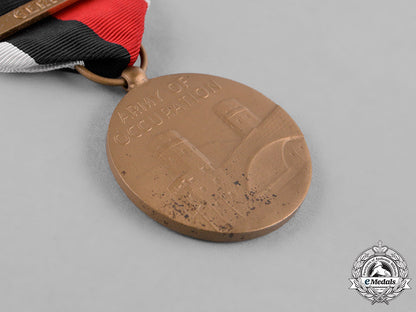 united_states._a_lot_of_nine_medals&_campaign_awards,_c.1946_c18-031333