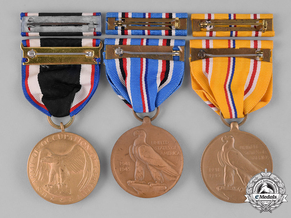 united_states._a_lot_of_three_service_medals_c18-031363