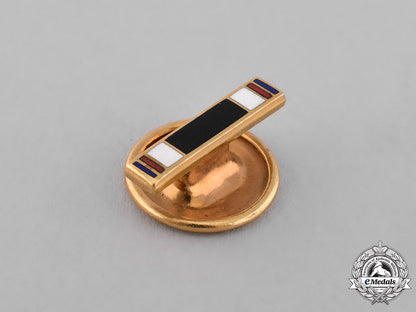 united_states._a_lot_of_three_service_medals_c18-031373