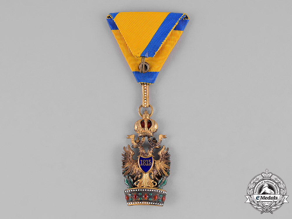 austria,_empire._an_order_of_the_iron_crown,_iii._class,_with_war_decoration,_by_a.e._köchert,_c.1915_c18-031409