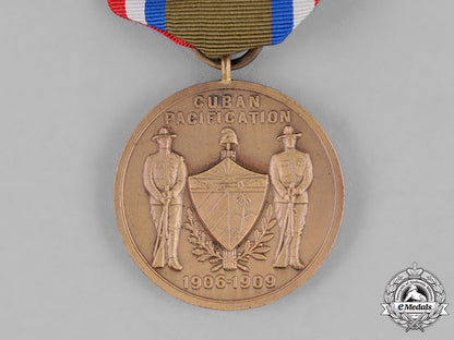 united_states._three_early20_th_century_campaign_medals_c18-031455