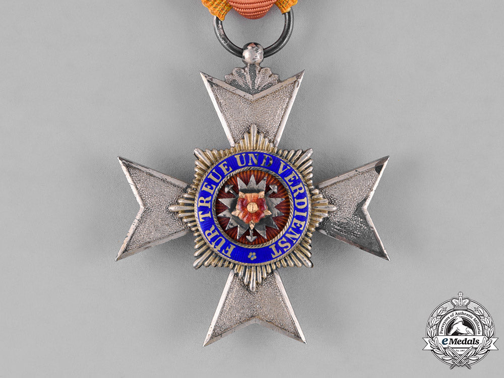 schaumburg-_lippe._an1899-1918_princly_houseorder_cross_fourth_class_c18-031485