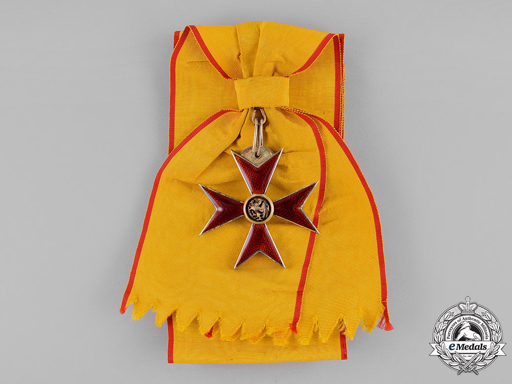 mecklenburg-_schwerin,_grand_duchy._an_order_of_the_griffin,_grand_cross,_c.1917_c18-031541