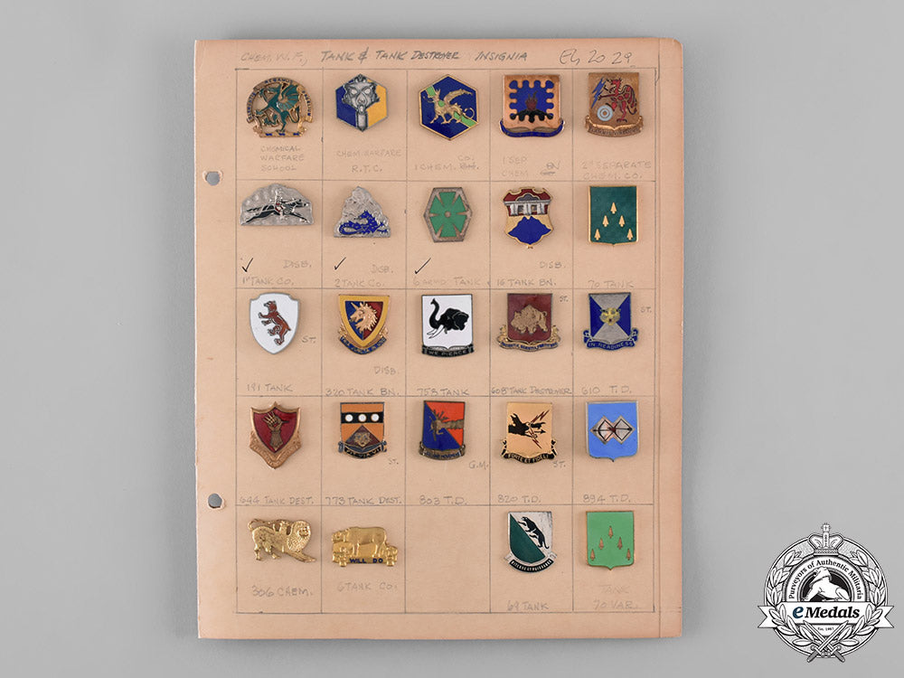united_states._a_lot_of_thirty-_four_tank&_tank_destroyer_badges_c18-031582