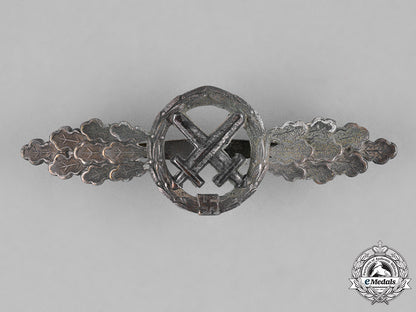 germany,_luftwaffe._a_unit_squadron_clasp_for_air_to_ground_support_fighters,_silver_grade,_by_gh._osang_c18-031654_2_1_1
