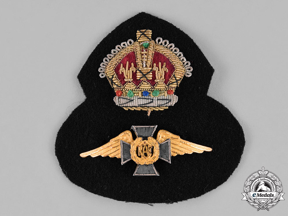 canada._a_royal_canadian_air_force(_rcaf)_chaplain's_cap_badge_c18-031822