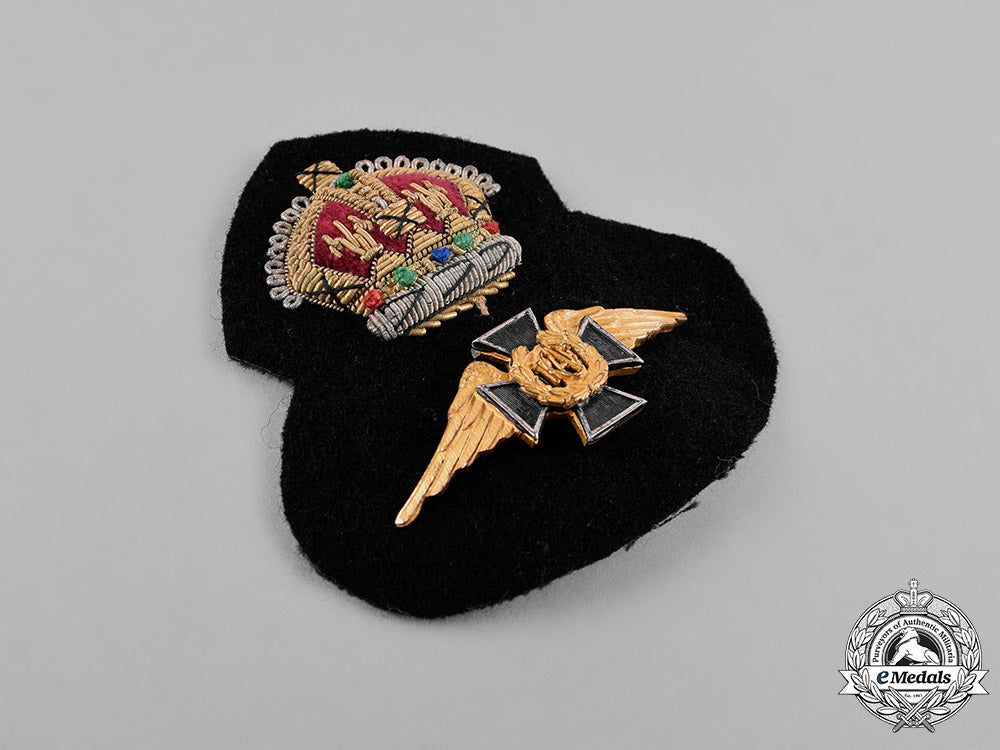 canada._a_royal_canadian_air_force(_rcaf)_chaplain's_cap_badge_c18-031824