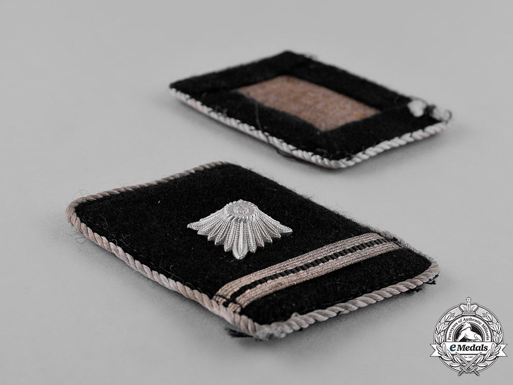 germany,_ss._a_set_of_scharführer_collar_tabs_c18-031897