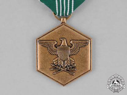 united_states._a_silver_star_group_to_helicopter_door_gunner,_specialist_fourth_class_steven_b._berry,_usa_c18-032010