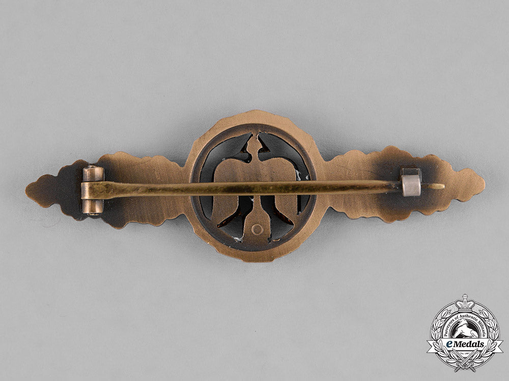 germany,_luftwaffe._a_luftwaffe_bronze_grade_short_range_day_fighter_pilot’s_clasp,1957_reissue_c18-032187