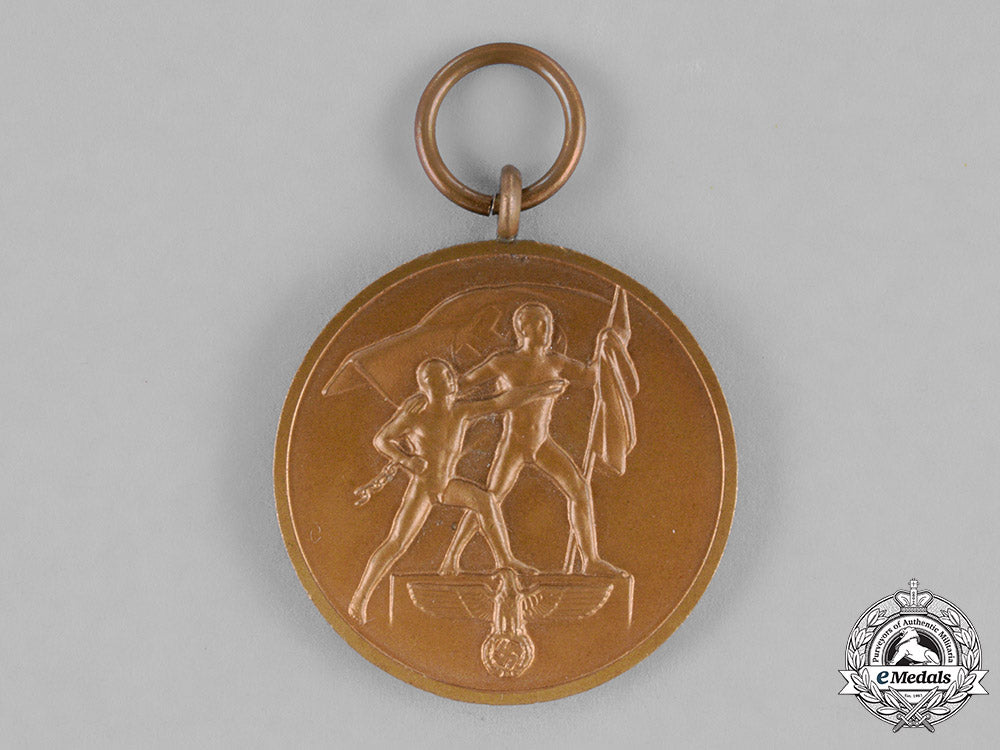 germany,_third_reich._a_sudetenland_medal_with_case_c18-032240
