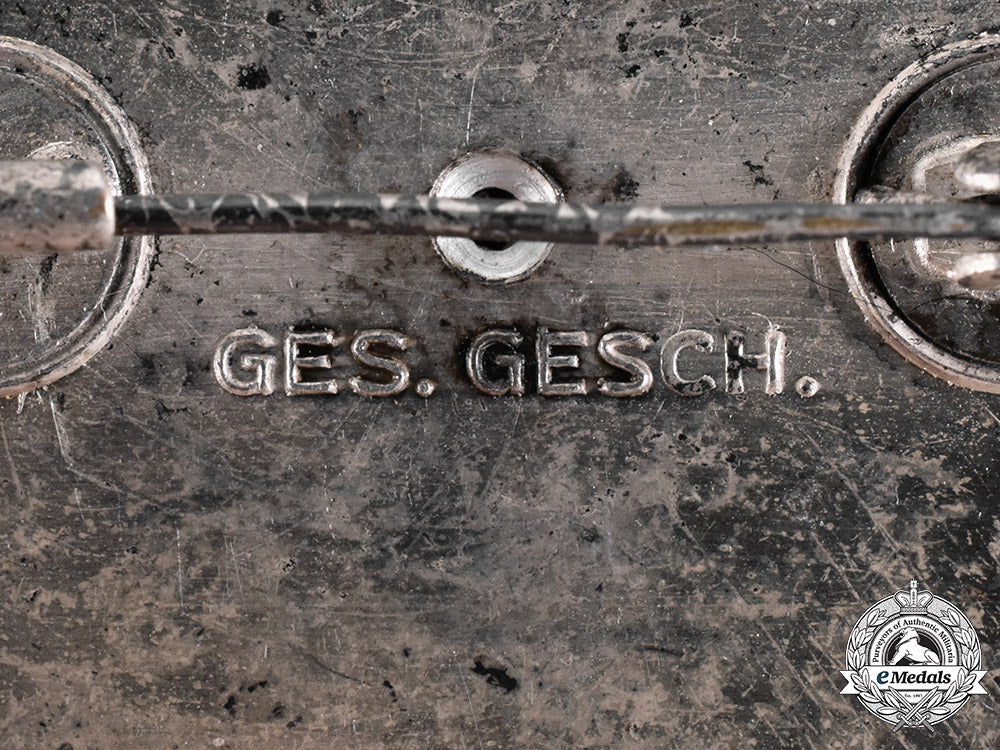 germany,_drk._a_german_red_cross(_drk)_nurse’s_aid_badge_c18-032256