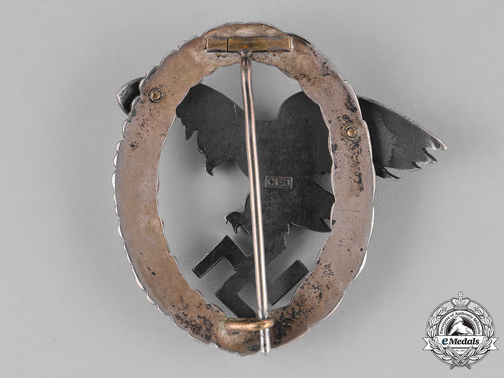 germany,_luftwaffe._an_early_observer’s_badge_by_c.e._juncker,_with_case_c18-032669