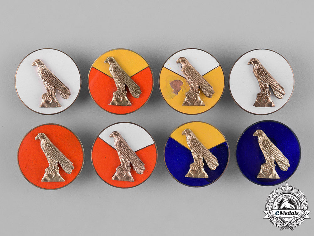 united_states._forty-_nine_military_badges_c18-032690