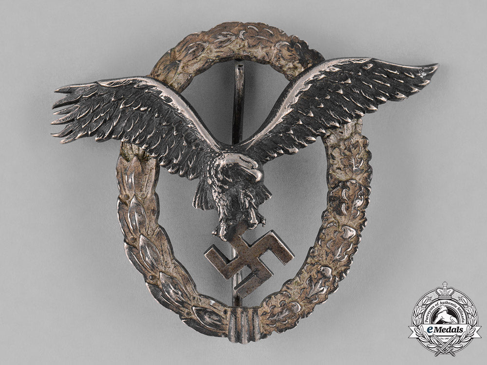 germany,_luftwaffe._a_pilot’s_badge,_by_c._e._juncker,_c.1937_c18-032714