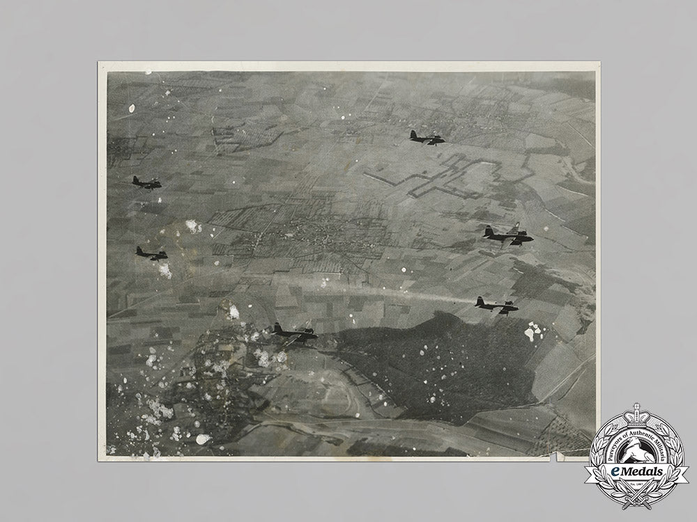 united_states._a_dfc&_air_medal_group_to_capt._philip_browning,_aerial_photographer,_kia,1951_near_yandok,_korea._c18-032736_1_1