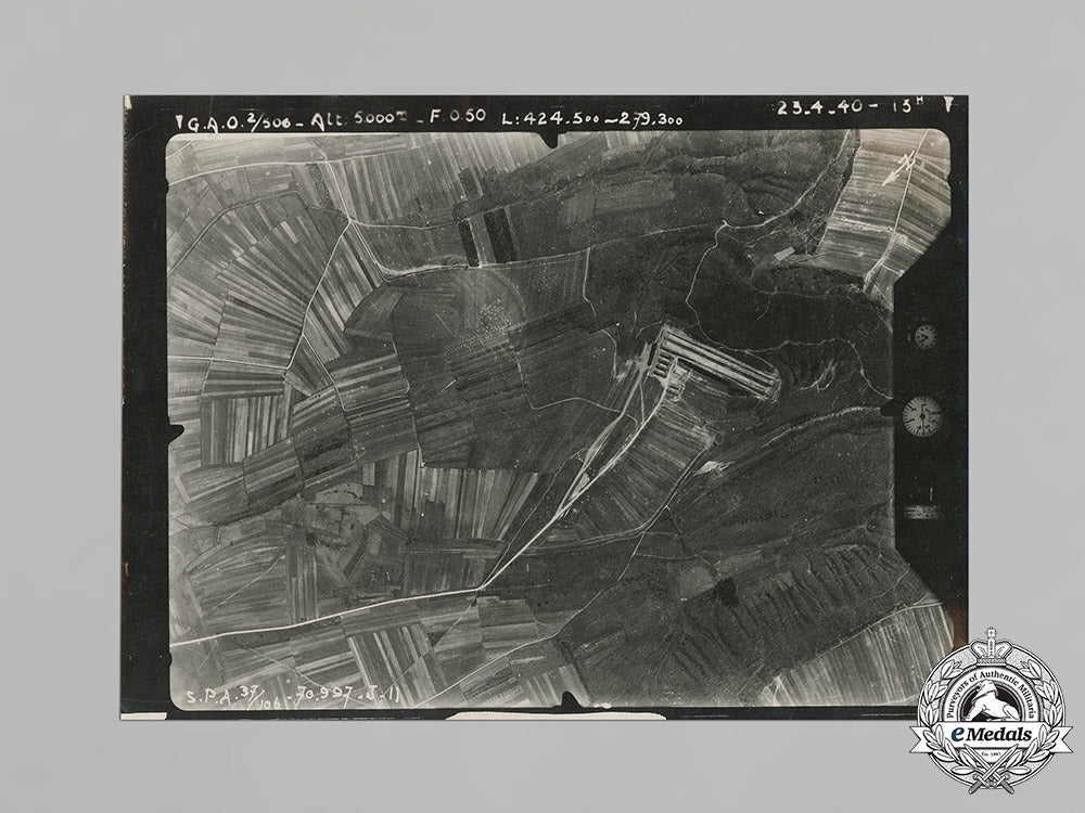 united_states._a_dfc&_air_medal_group_to_capt._philip_browning,_aerial_photographer,_kia,1951_near_yandok,_korea._c18-032738_1_1