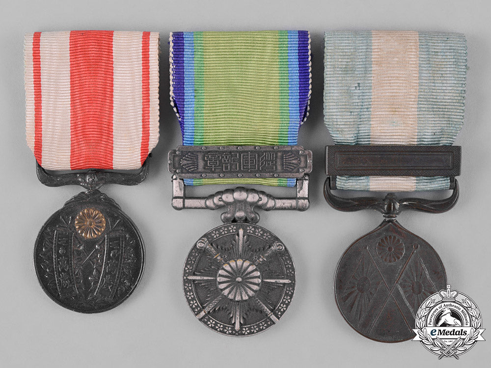japan,_empire._three_medals&_decorations_c18-032843