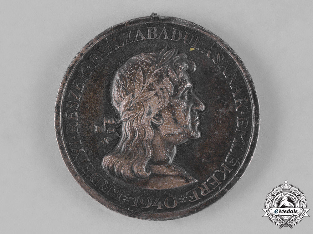 europe._three_awards&_decorations_c18-032862