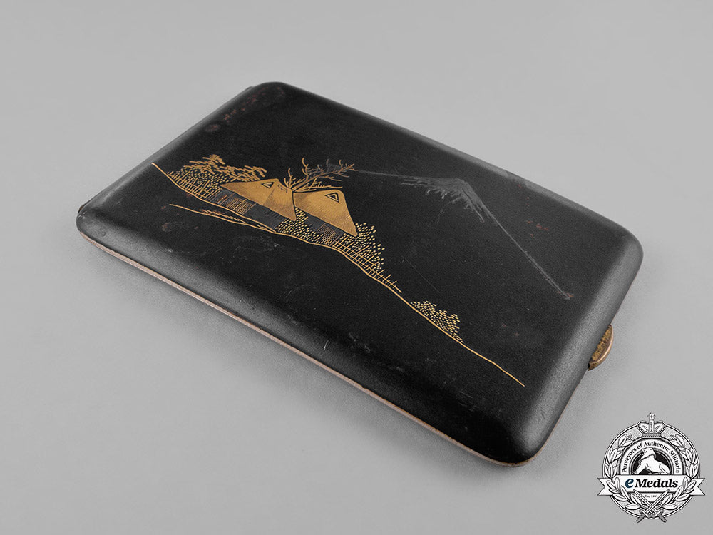 japan,_empire._a_cigarette_case_c18-032867