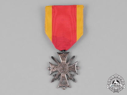 braunschweig,_dukedom._an_order_of_heinrich_the_lion,_merit_cross_in_silver_and_swords,_c.1914_c18-033003