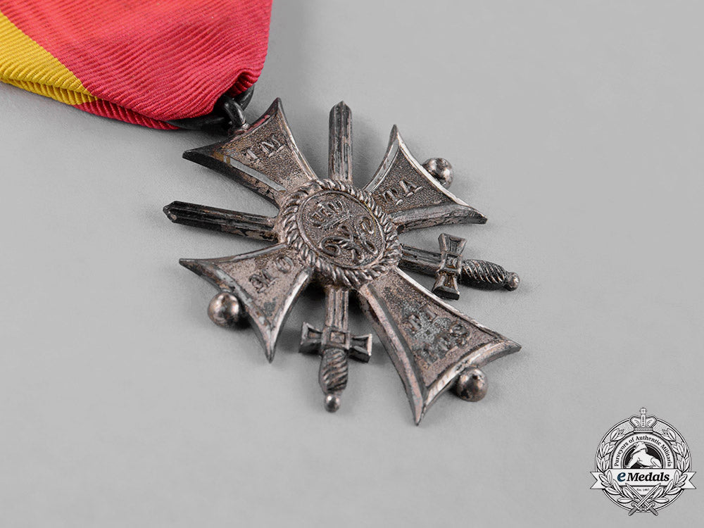 braunschweig,_dukedom._an_order_of_heinrich_the_lion,_merit_cross_in_silver_and_swords,_c.1914_c18-033007
