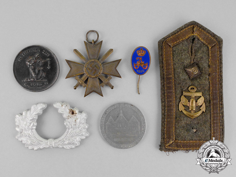 germany._a_lot_of_six_first_and_second_war_period_medals_and_insignia_c18-0333
