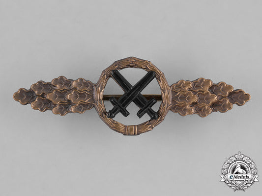 germany,_federal_republic._a_luftwaffe_air-_to-_ground_support_clasp,_bronze_grade,_alternative1957_version_c18-033379