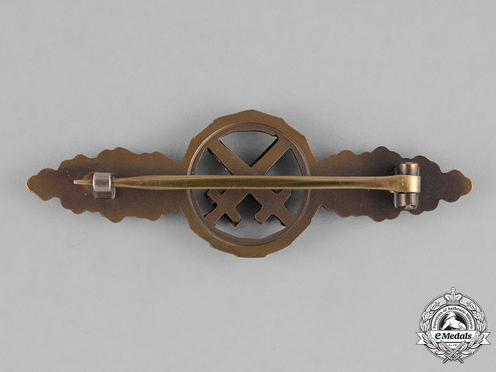 germany,_federal_republic._a_luftwaffe_air-_to-_ground_support_clasp,_bronze_grade,_alternative1957_version_c18-033380